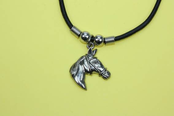 Horse's head necklace (12)